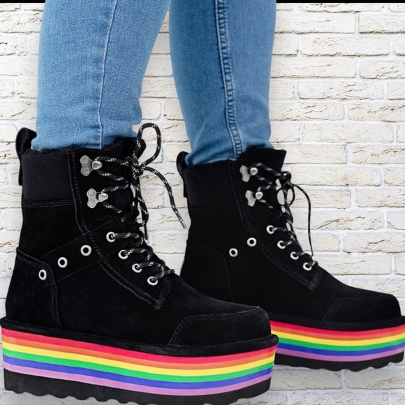 BearPaw Shoes - NWT Bearpaw RETRO ALICIA Women's Platform Boots with Rainbow Soles - Size 9
